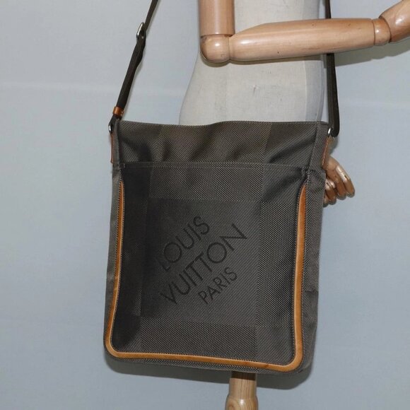 LOUIS VUITTON Damier Geant Compignon Messenger bag Khaki